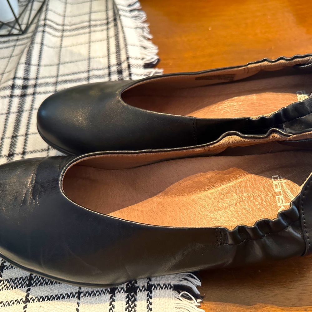Dansko flats